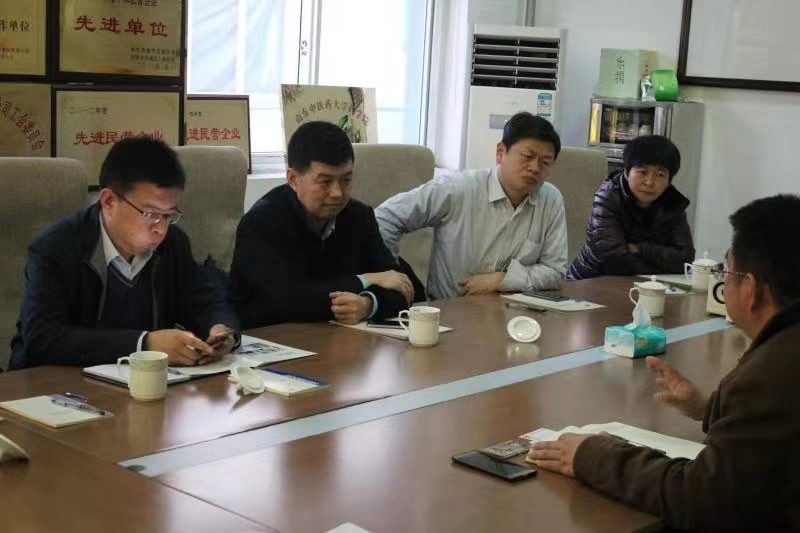 山東大學(xué)技術(shù)轉(zhuǎn)移中心王立民主任帶領(lǐng)生物學(xué)院三位教授蒞臨百味堂參觀指導(dǎo)