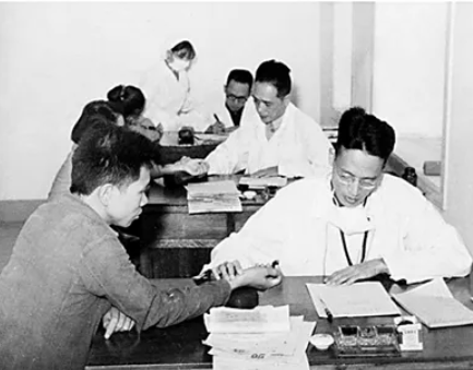 光明日?qǐng)?bào)刊發(fā)長文：中國共產(chǎn)黨對(duì)中醫(yī)藥的保護(hù)傳承與發(fā)展